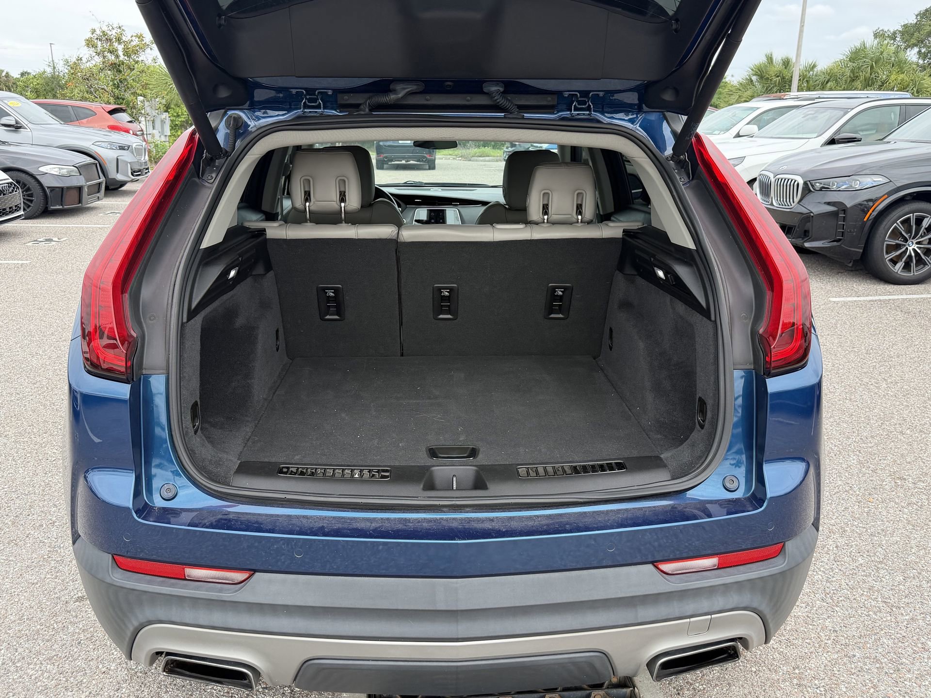 Used 2019 Cadillac XT4 Premium Luxury FWD image 11