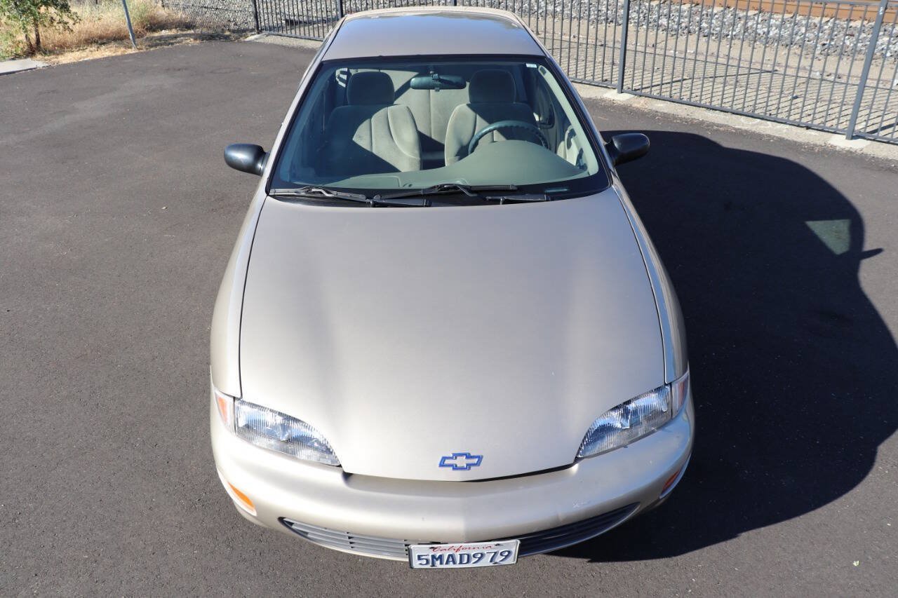Used 1997 Chevrolet Cavalier LS w/ Preferred Equipment Group 2 FWD image 2