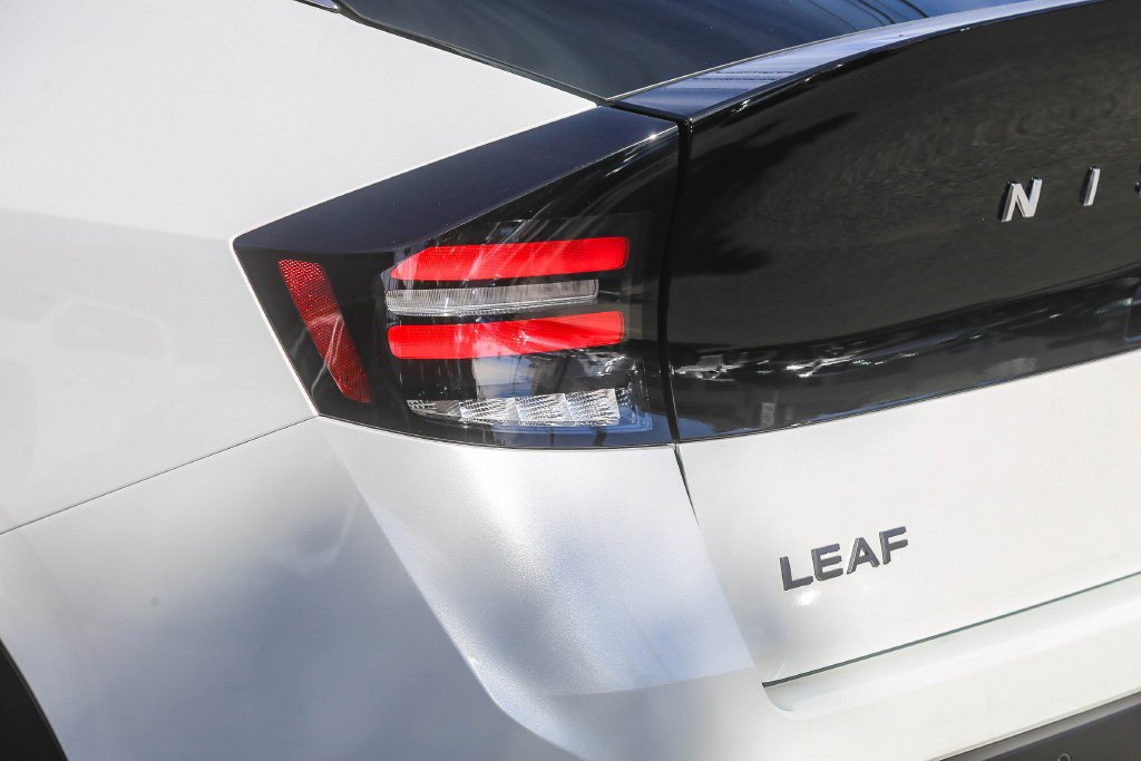 New 2026 Nissan Leaf SV+ w/ Illuminated Package FWD image 9