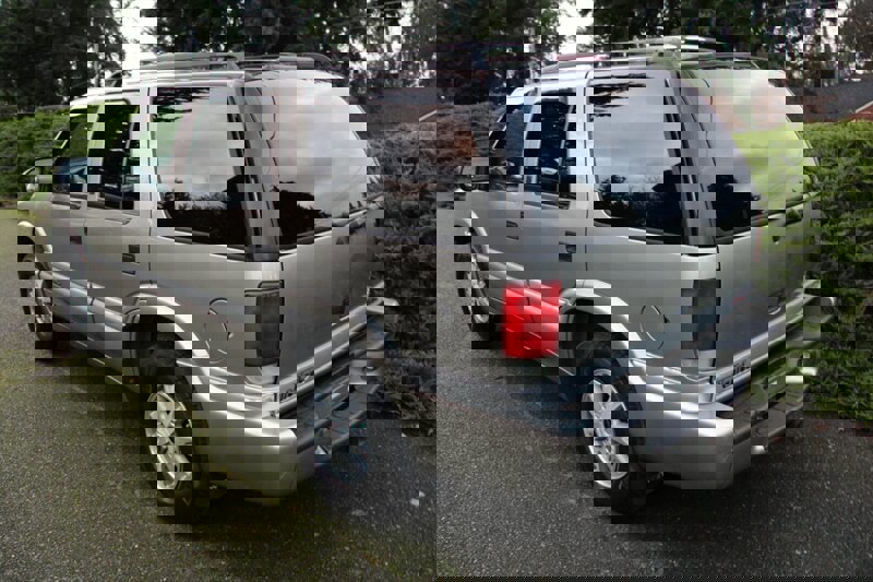 Used 2000 GMC Jimmy SLT w/ Underbody Shield Pkg image 4