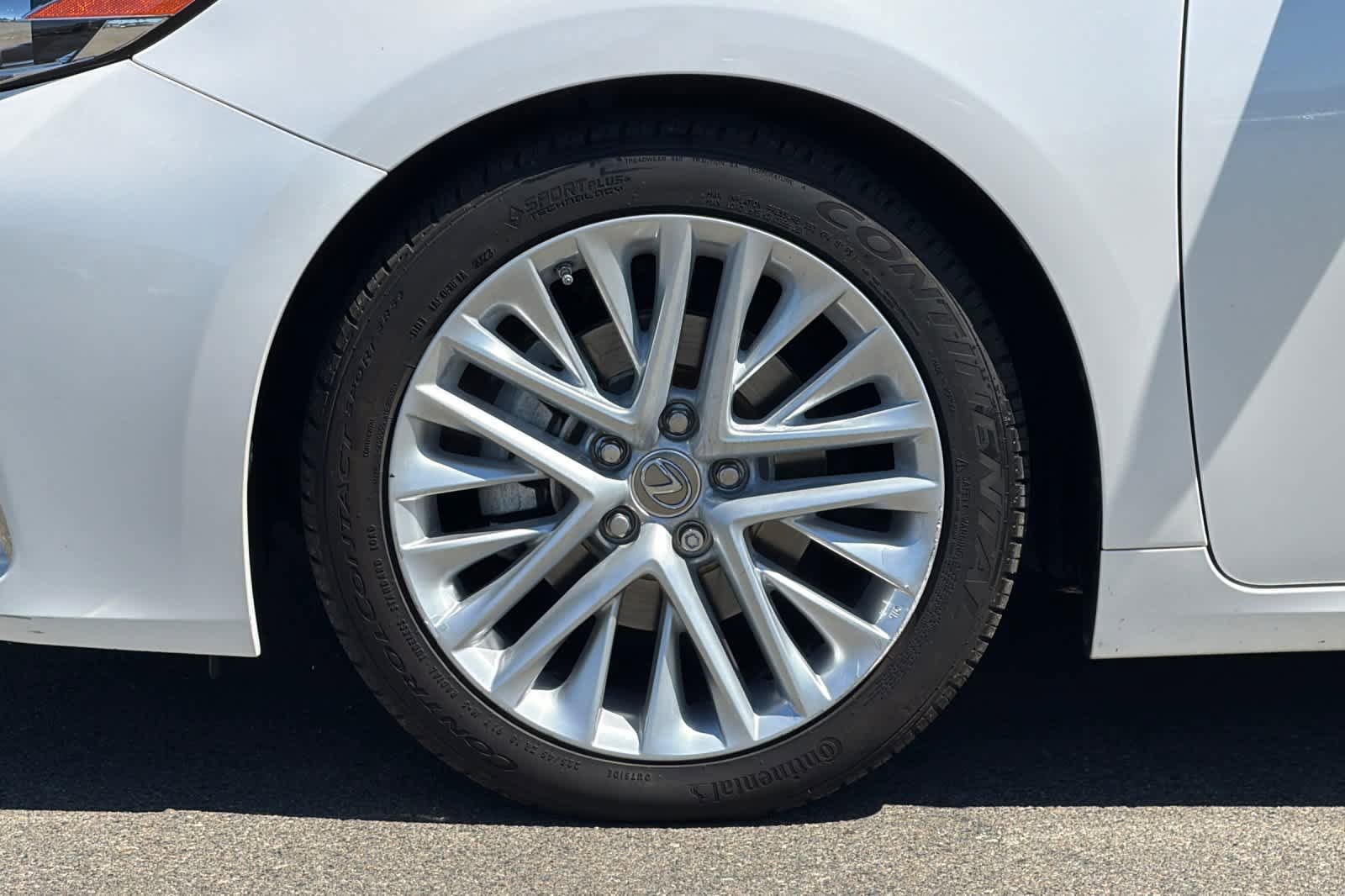 Used 2016 Lexus ES 350 w/ Luxury Package w/Wood Trim FWD image 30