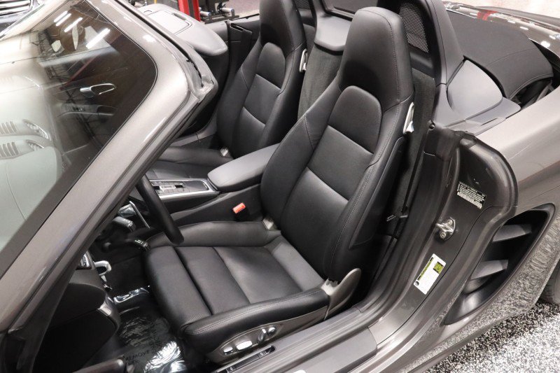 Used 2017 Porsche 718 Boxster RWD image 33