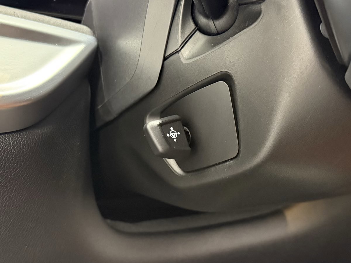 Used 2023 BMW X7 M60i image 27