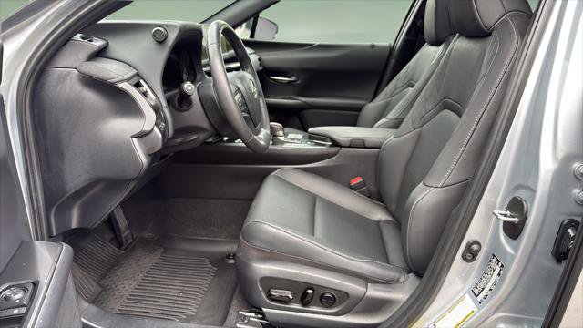 Certified 2025 Lexus UX 300h AWD w/ Accessory Package (Z2) image 11