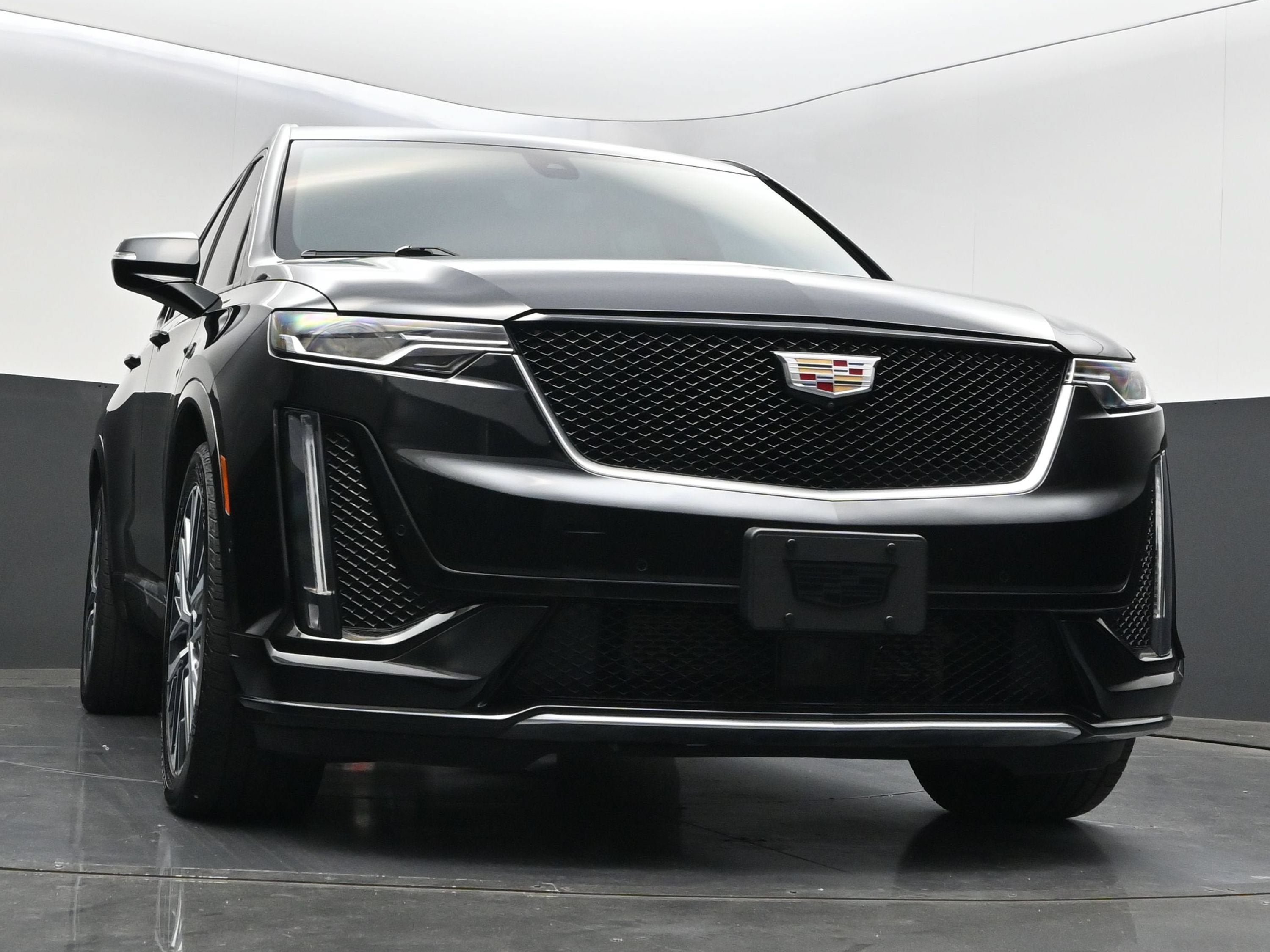 Used 2024 Cadillac XT6 Sport w/ Technology Package AWD/4WD image 47