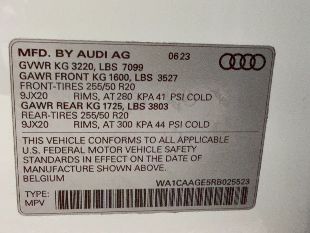 Used 2024 Audi Q8 e-tron Premium Plus AWD/4WD image 32