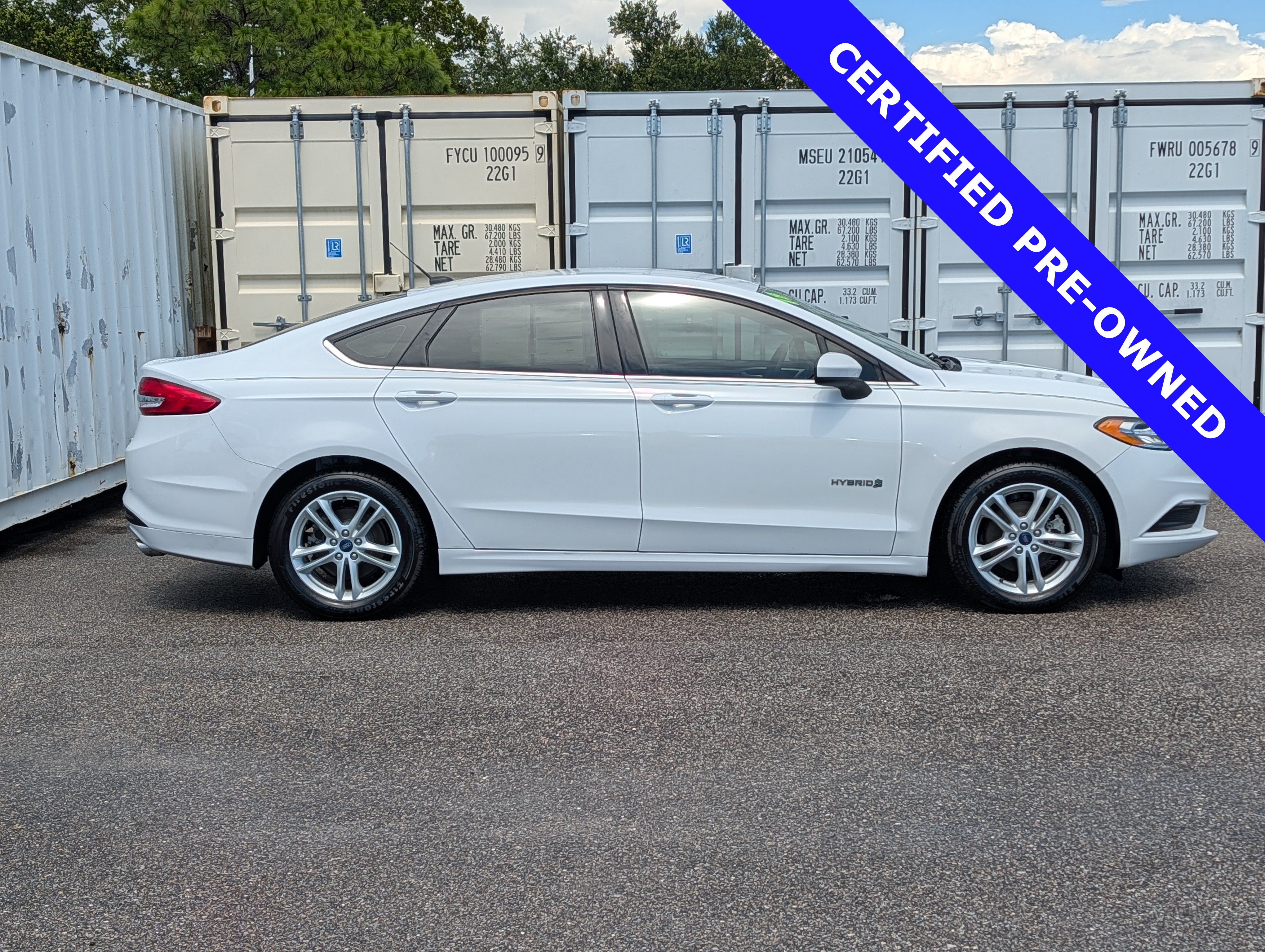 Certified 2018 Ford Fusion SE FWD image 3