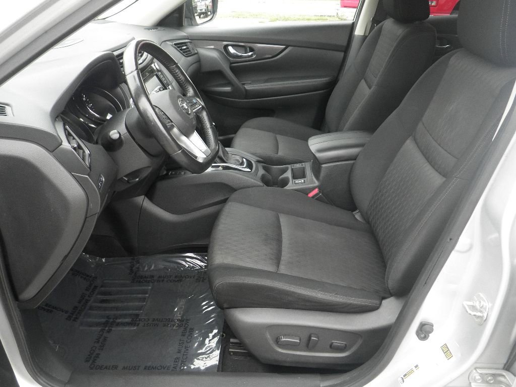 Used 2020 Nissan Rogue SV w/ Sun & Sound Touring Package image 15