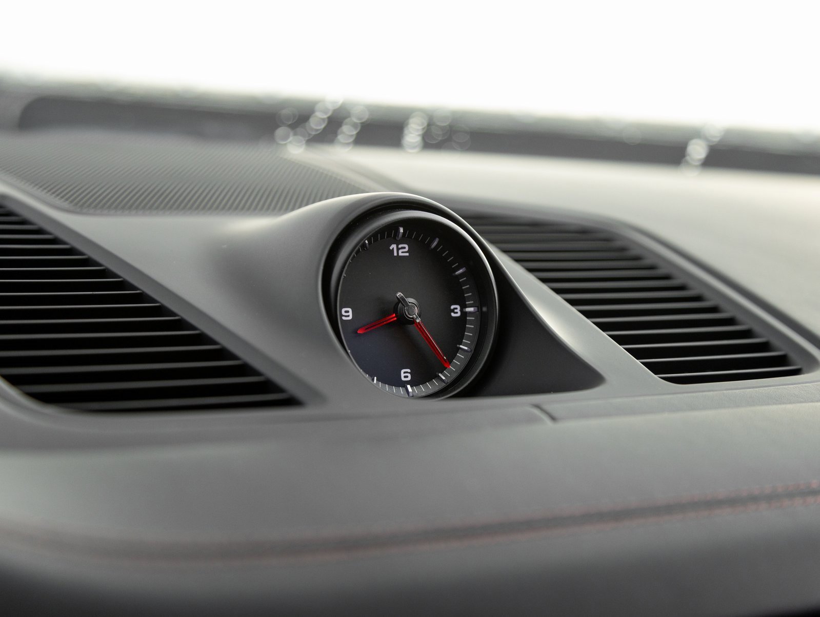 Used 2023 Porsche Cayenne image 24