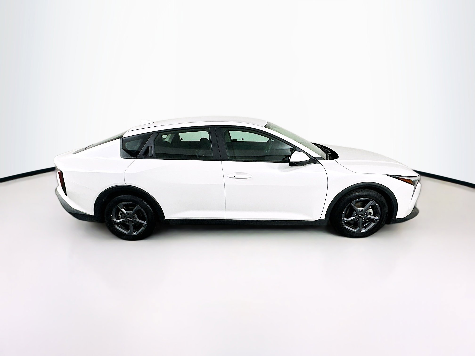 Used 2025 Kia K4 LXS image 10