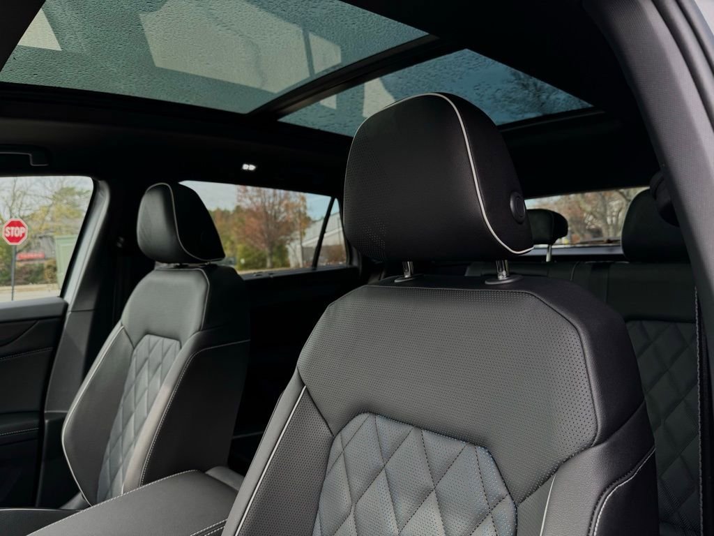 New 2026 Volkswagen Atlas Cross Sport SEL Premium R-Line image 23