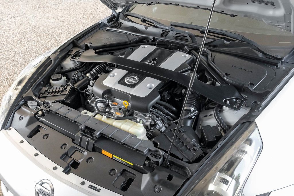 Used 2020 Nissan 370Z Coupe image 39