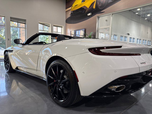 Used 2019 Aston Martin DB11 Volante image 34