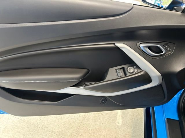 Used 2022 Chevrolet Camaro SS RWD image 11