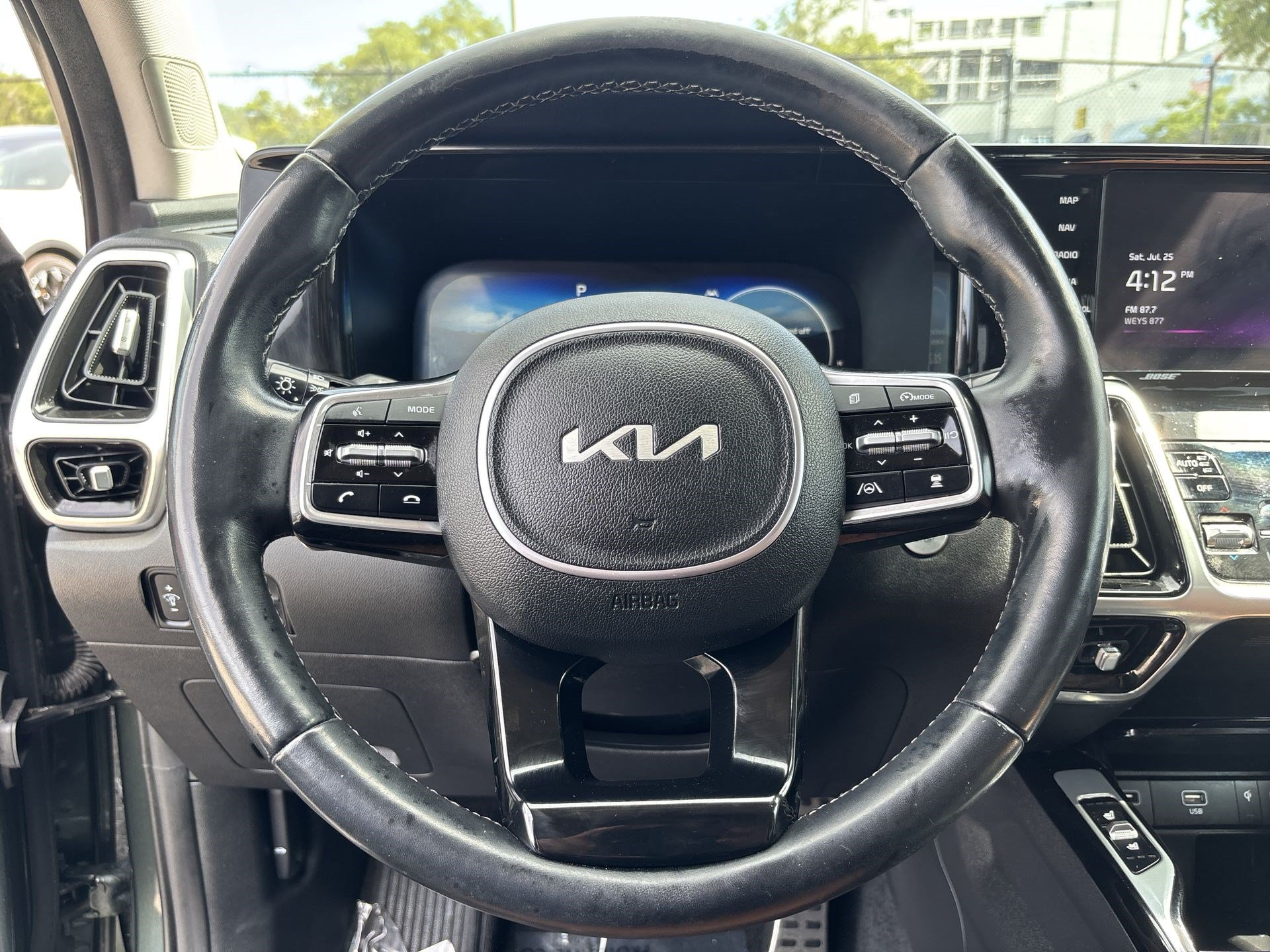 Certified 2023 Kia Sorento SX Prestige AWD/4WD image 11