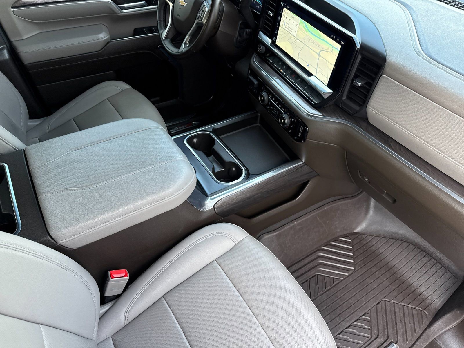 Used 2024 Chevrolet Silverado 3500 LTZ w/ LTZ Convenience Package image 17