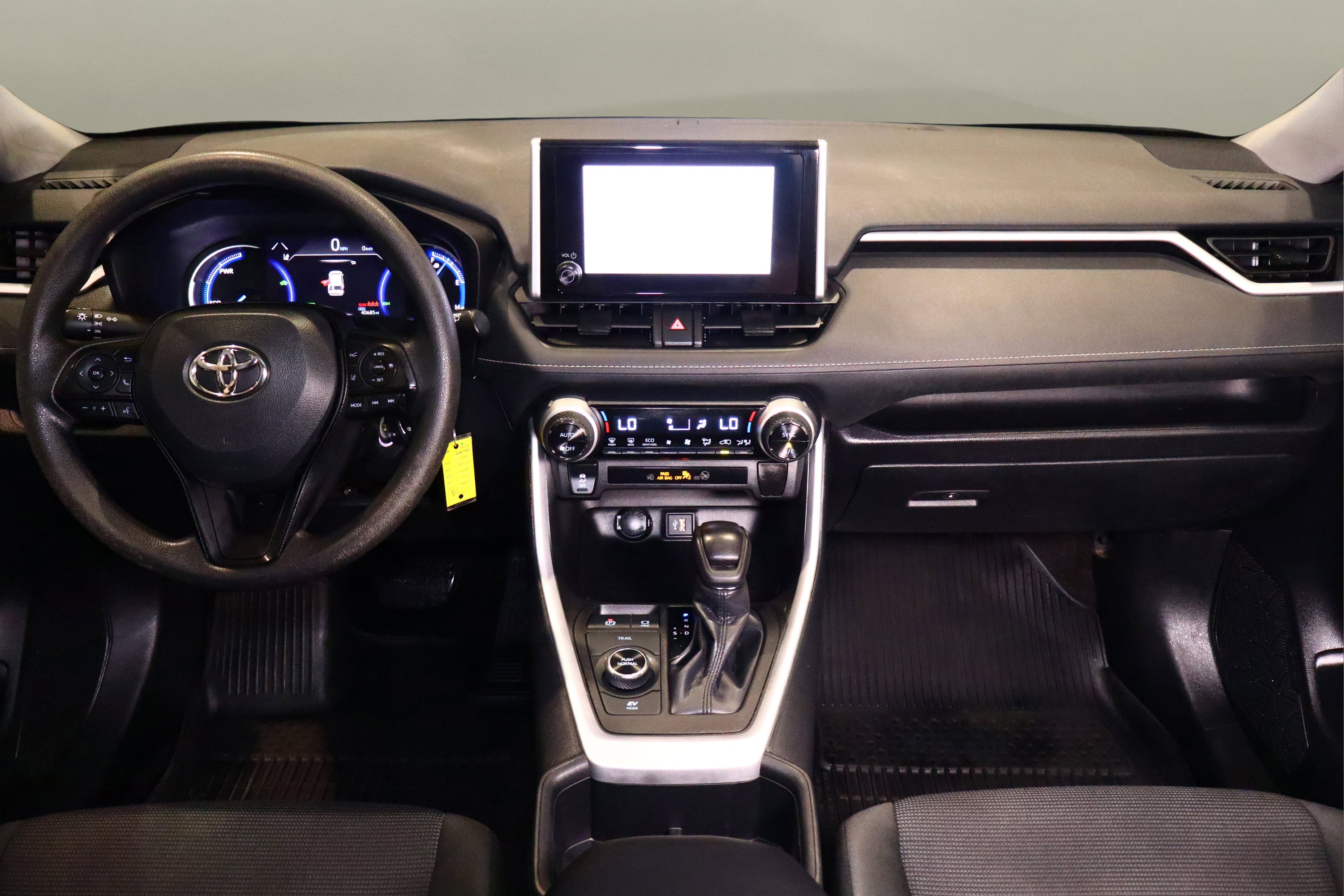 Used 2024 Toyota RAV4 LE image 22