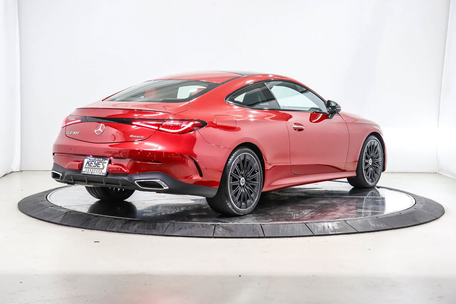 Certified 2026 Mercedes-Benz CLE 300 4MATIC Coupe image 4