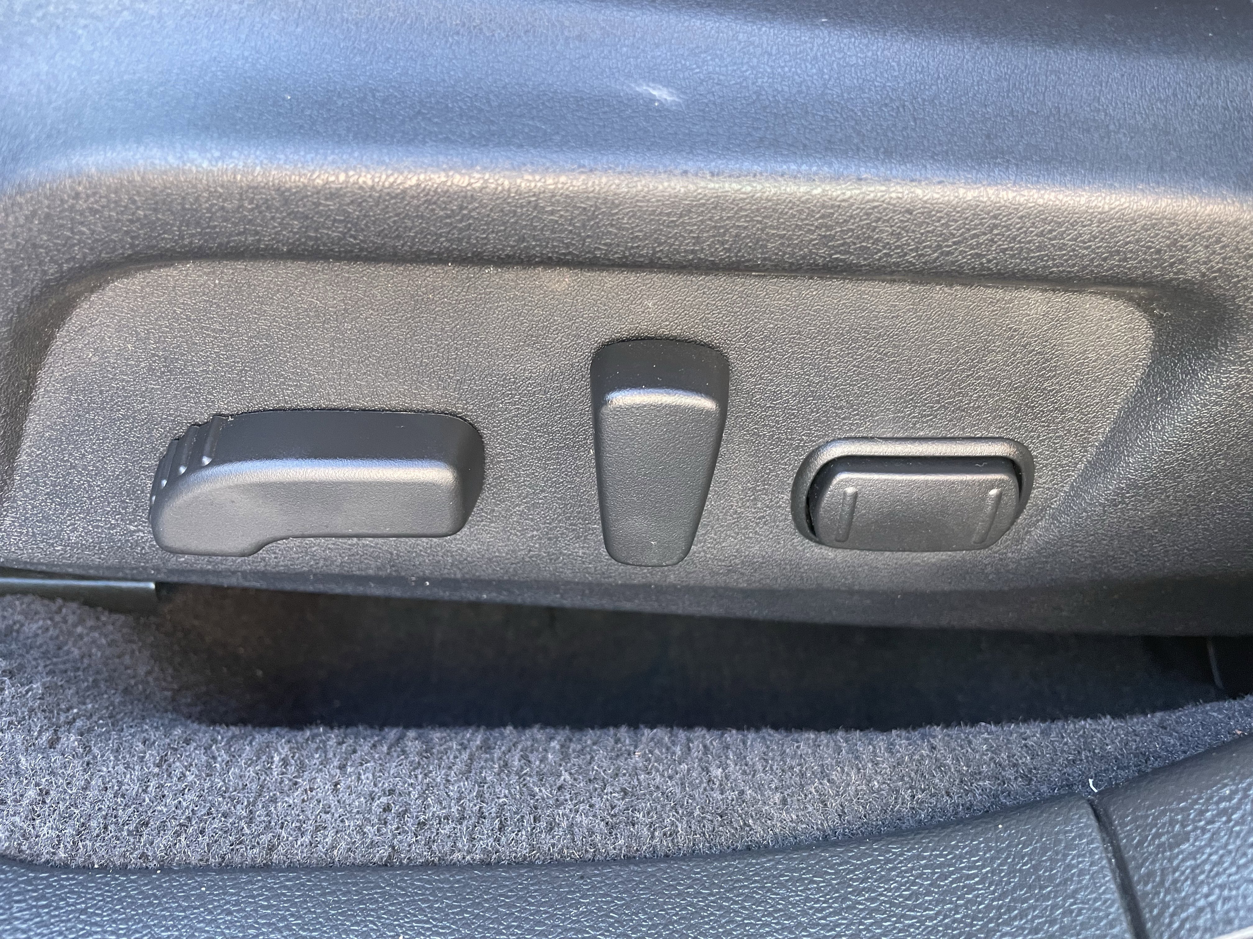 Used 2017 Subaru Outback 3.6R Limited image 14