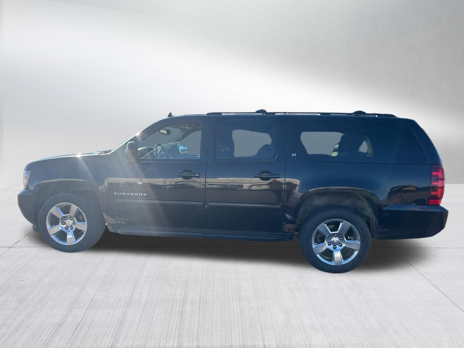 Used 2011 Chevrolet Suburban LT w/ Luxury Package image 6