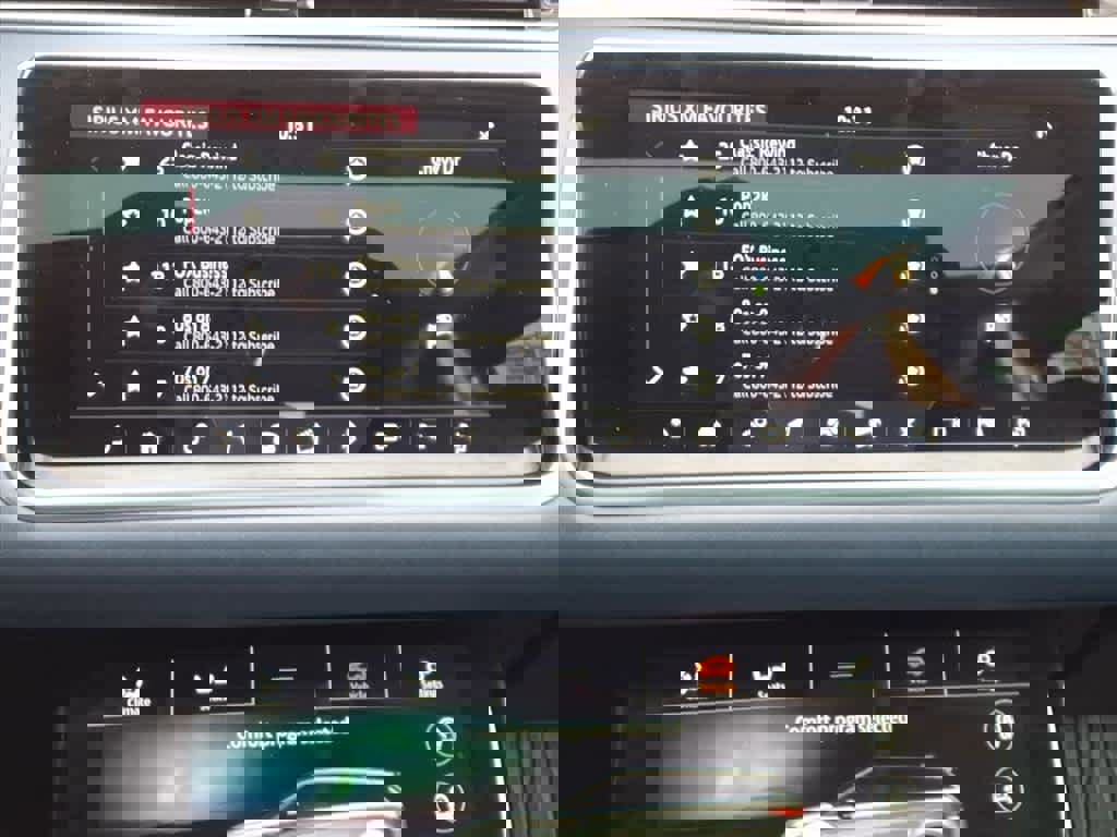 Used 2020 Land Rover Range Rover Evoque SE image 15