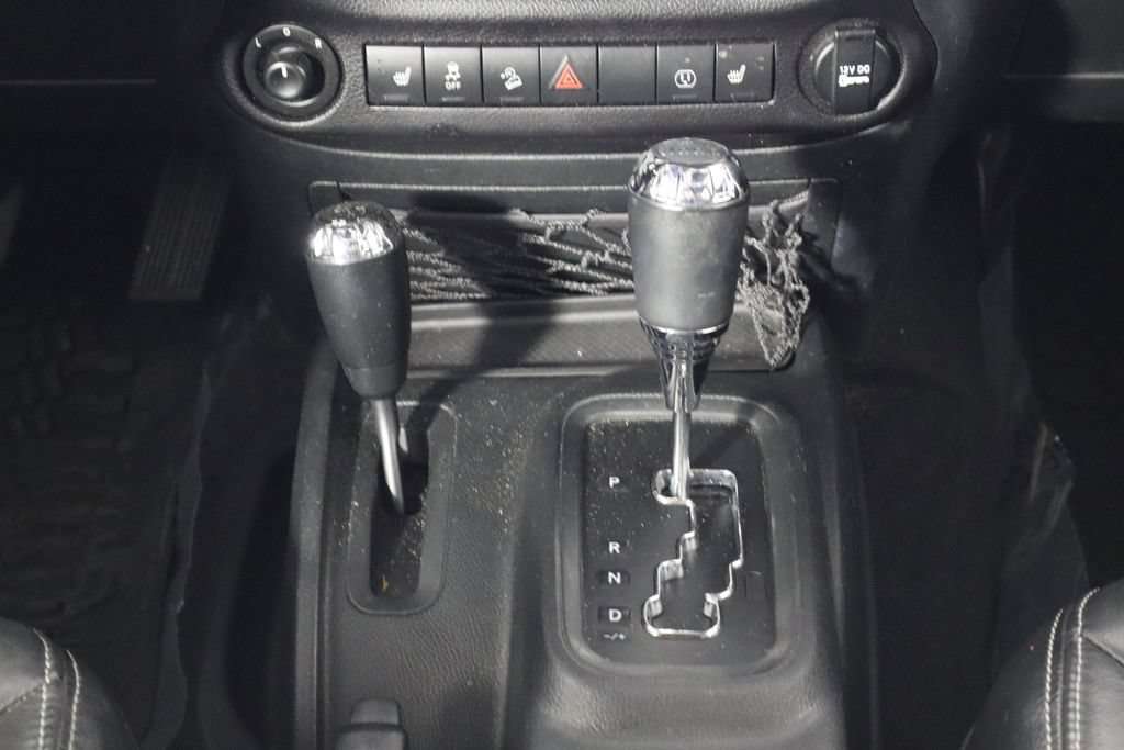 Used 2017 Jeep Wrangler Unlimited Rubicon w/ Connectivity Group AWD/4WD image 25