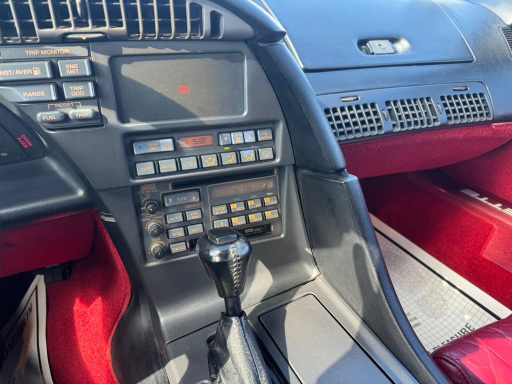 Used 1990 Chevrolet Corvette Convertible RWD image 31