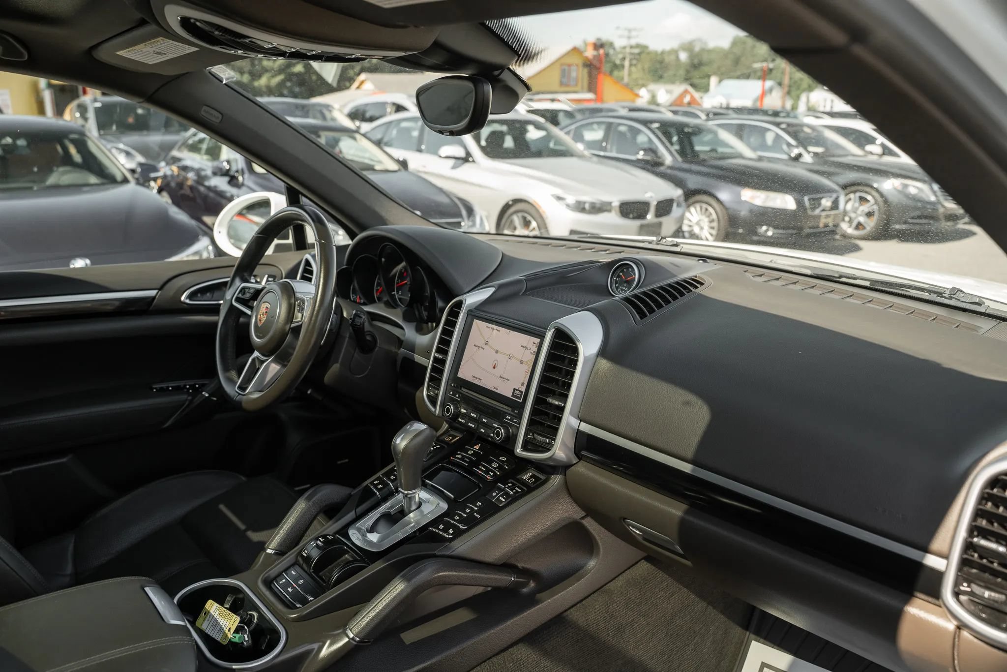 Used 2017 Porsche Cayenne AWD/4WD image 16