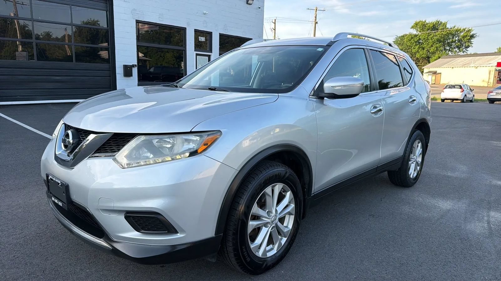 Used 2015 Nissan Rogue SV AWD/4WD image 13