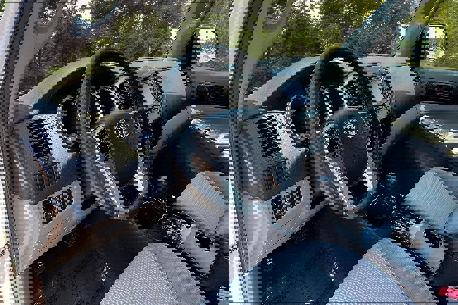 Used 2015 Toyota Tacoma PreRunner w/ Convenience Package RWD image 16