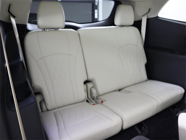 Used 2022 Buick Enclave Avenir w/ Avenir Technology Package image 21