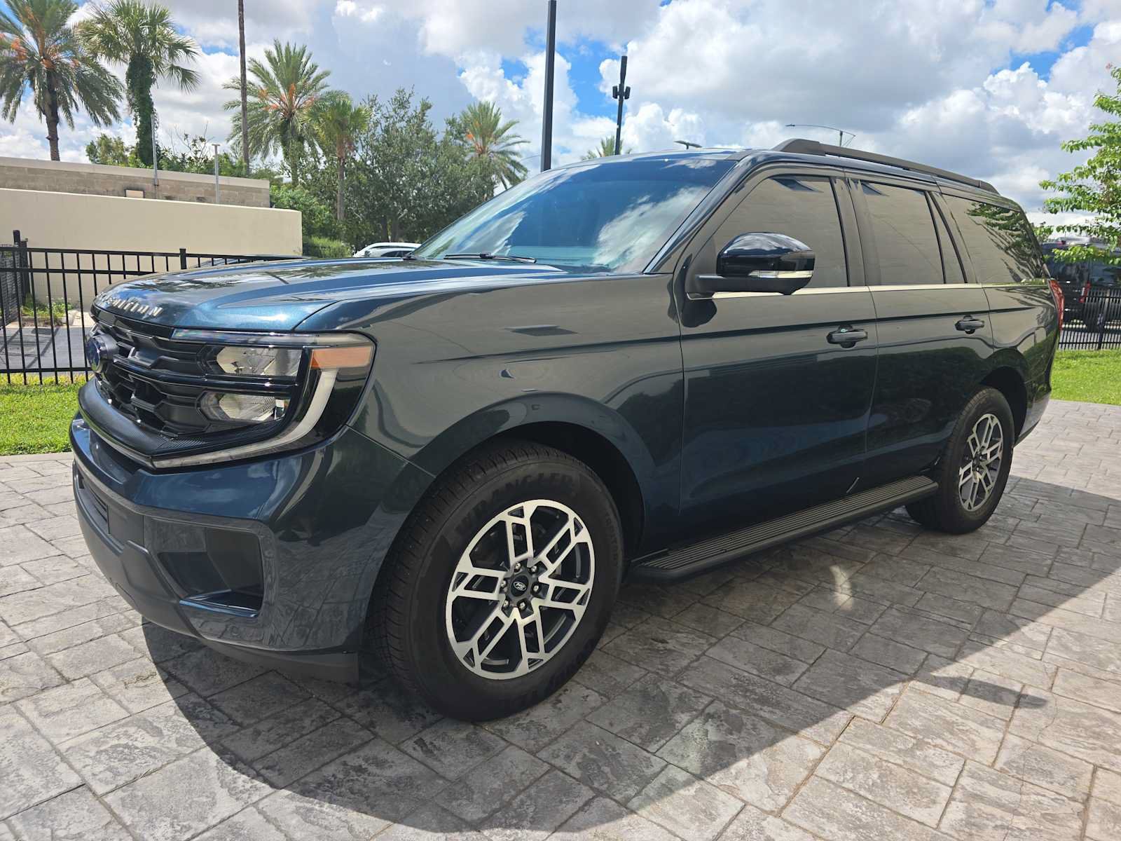 Used 2026 Ford Expedition Active RWD image 11