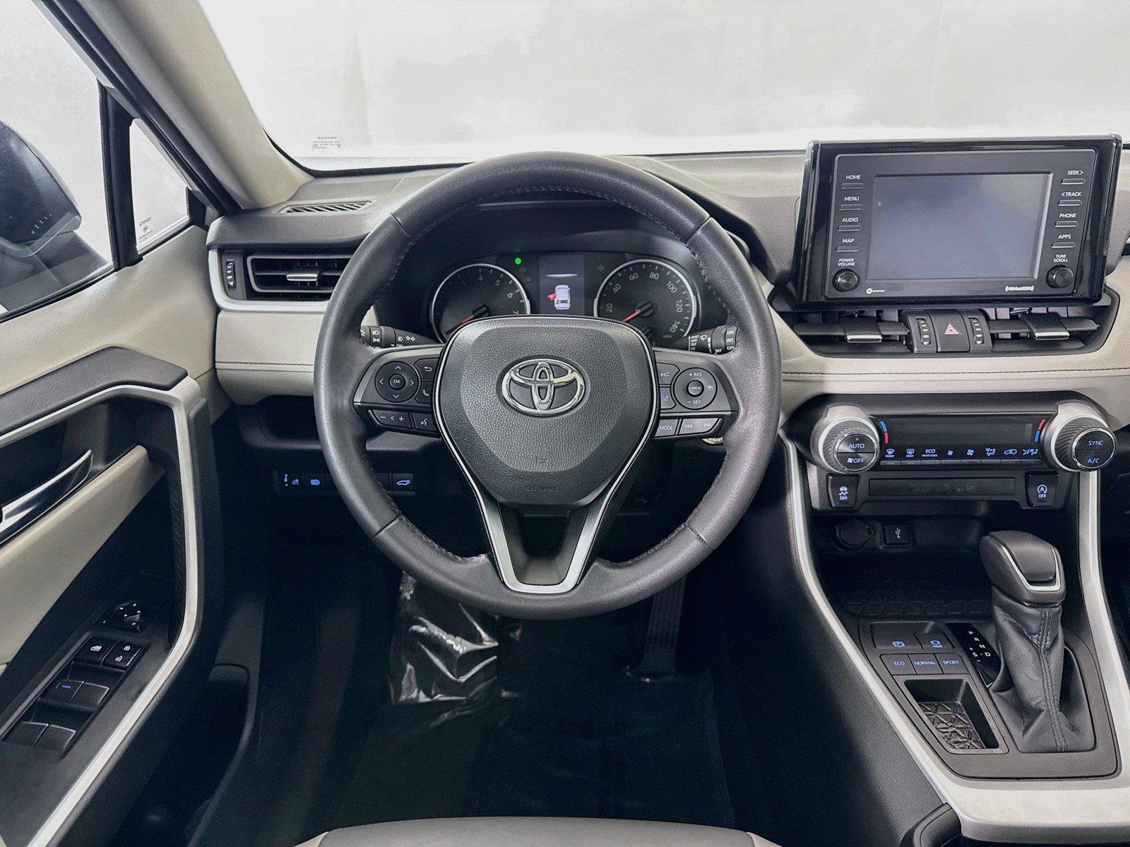 Certified 2021 Toyota RAV4 XLE Premium FWD image 31