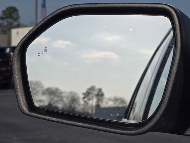 Used 2024 Ford Explorer XLT w/ Equipment Group 202A image 29