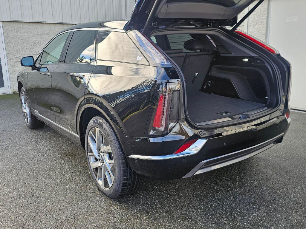 New 2026 Cadillac Optiq Luxury 1 RWD image 7