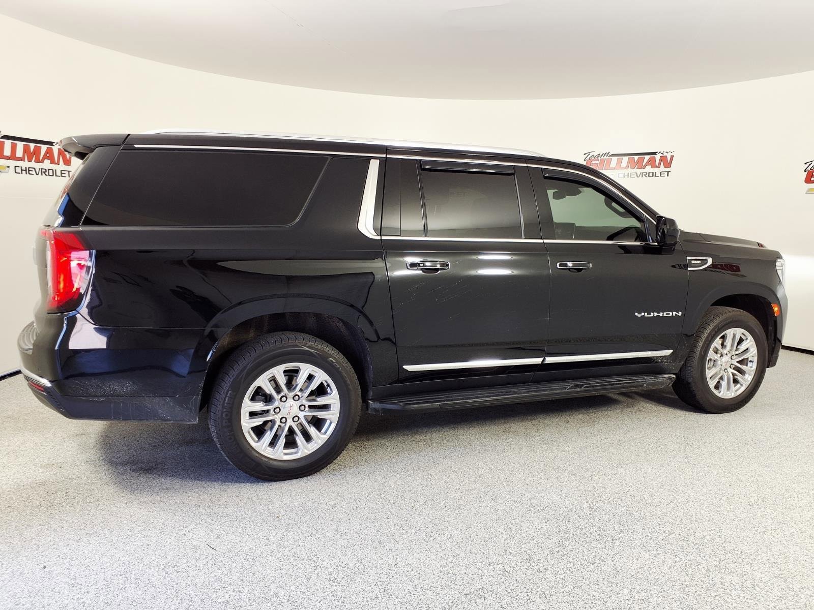 Used 2023 GMC Yukon XL SLT image 8