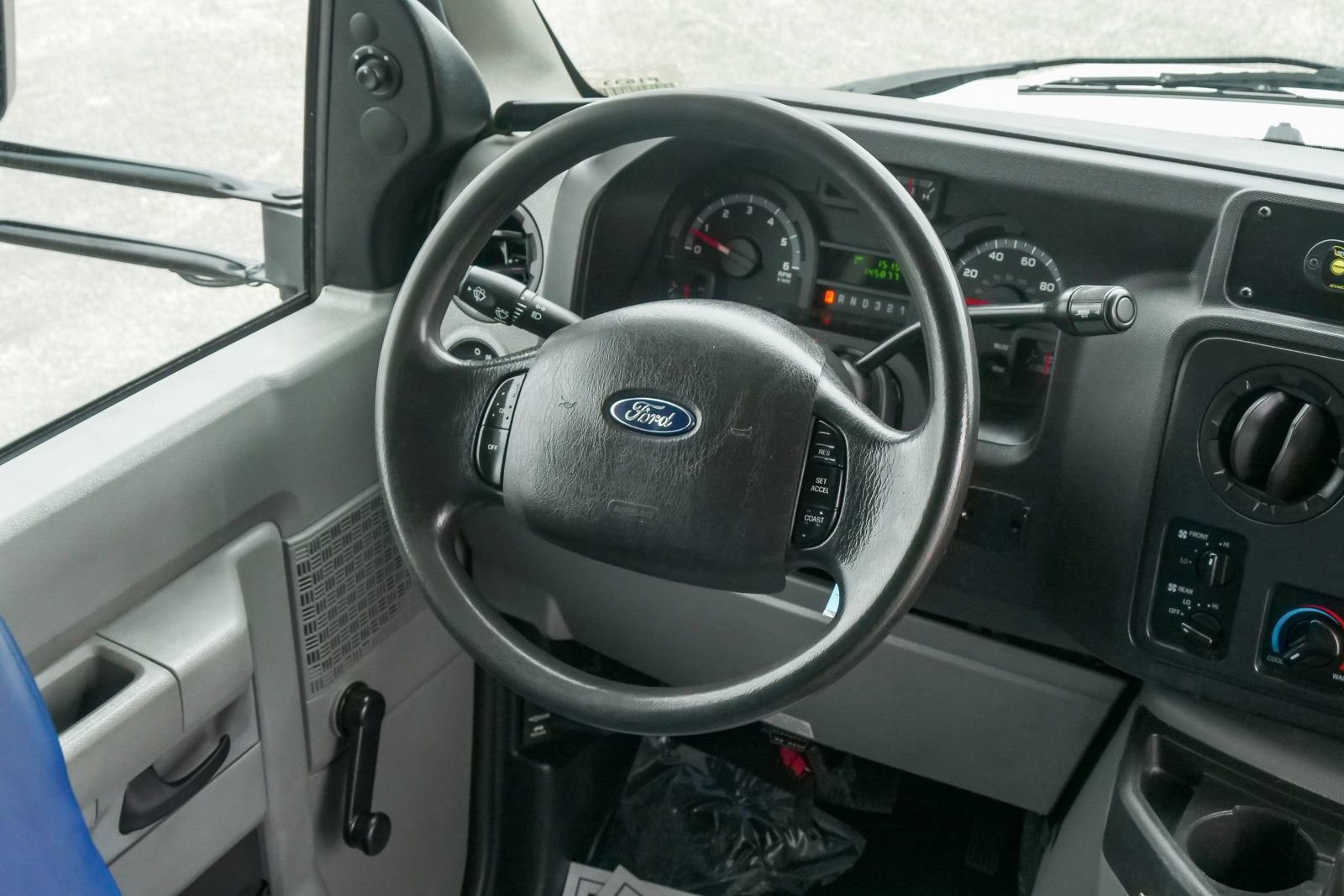 Used 2013 Ford E-450 and Econoline 450 Super Duty w/ Shuttle Bus Prep Pkg RWD image 13