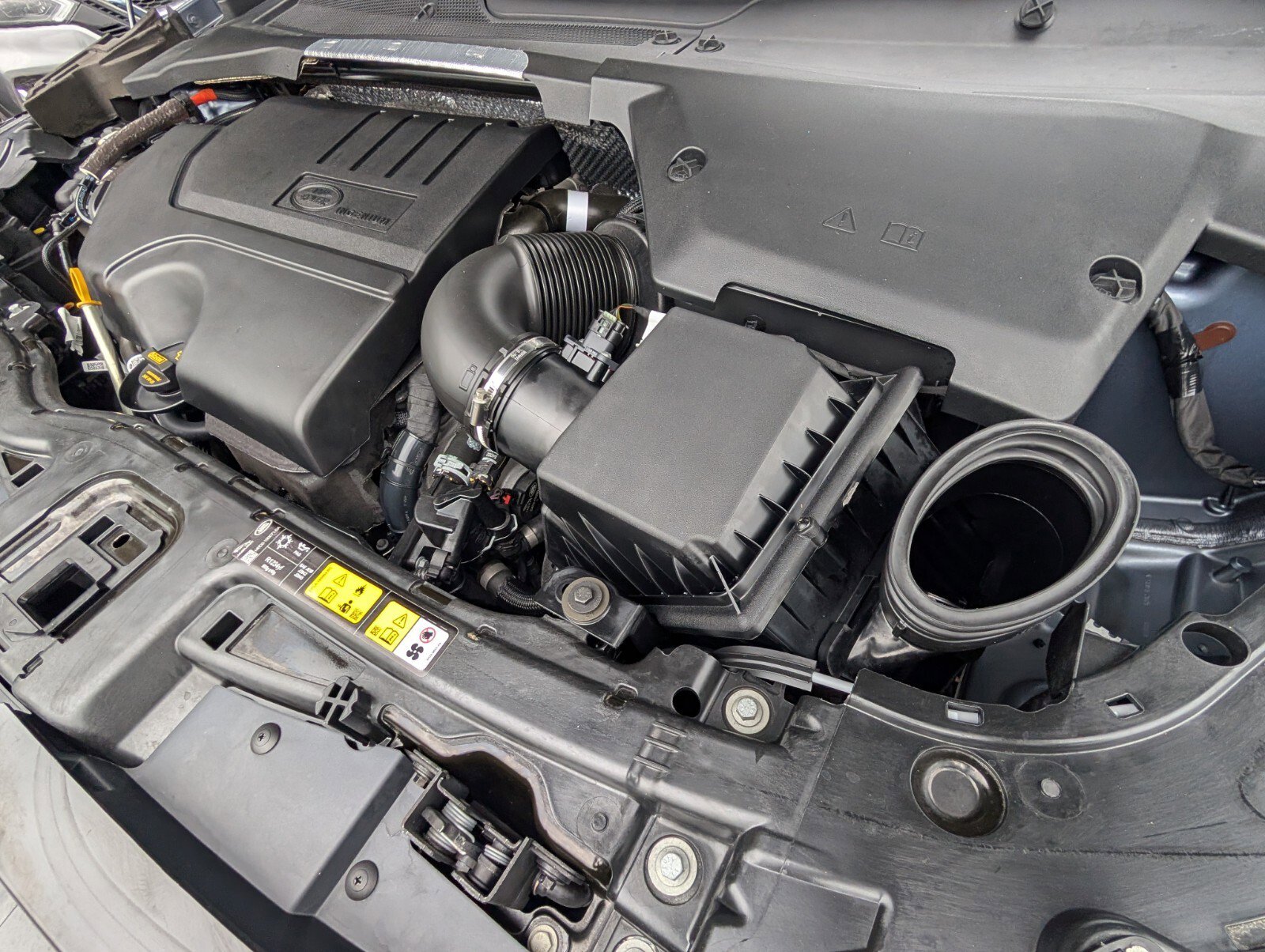 Used 2023 Land Rover Discovery Sport S R-Dynamic image 25