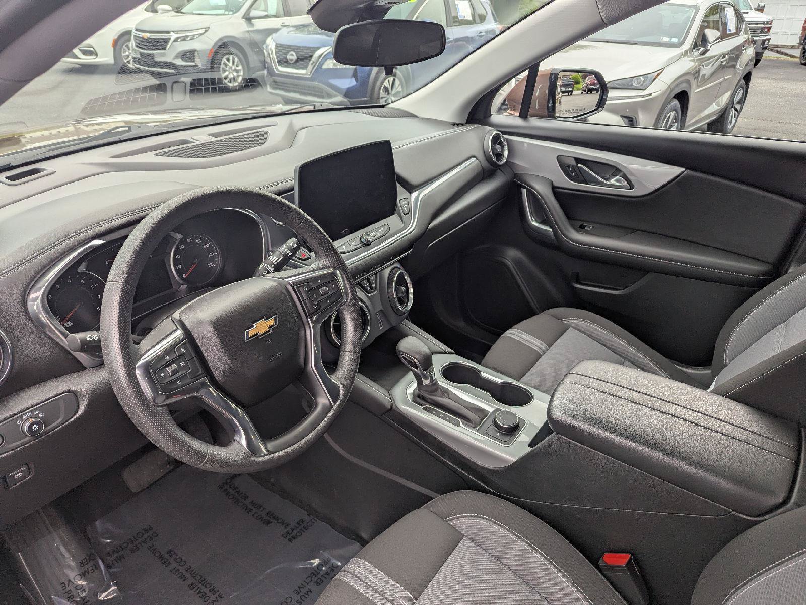 Used 2023 Chevrolet Blazer LT AWD/4WD image 14