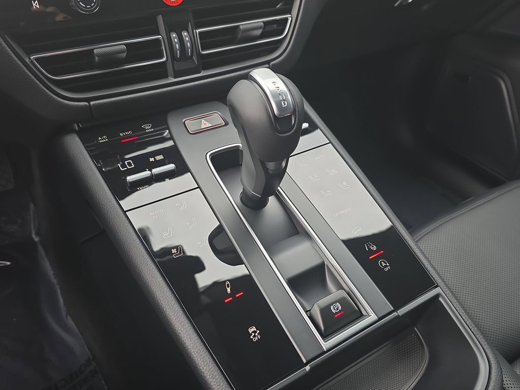 New 2026 Porsche Macan image 31