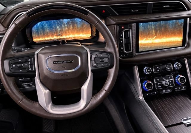 Used 2024 GMC Yukon XL Denali w/ Denali Reserve Package AWD/4WD image 25