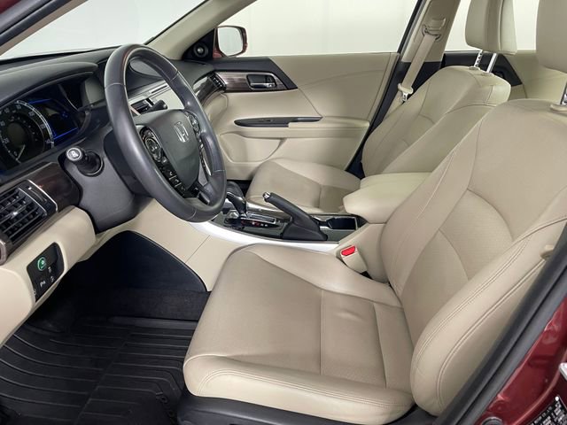 Certified 2017 Honda Accord Touring image 2