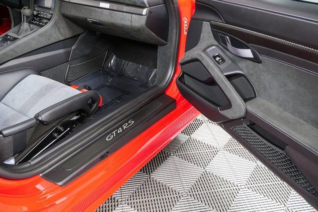 Used 2024 Porsche 718 Cayman GT4 RS RWD image 20