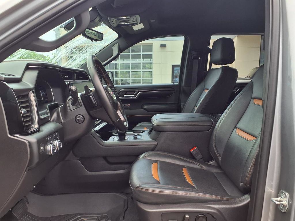 Used 2024 GMC Sierra 1500 AT4 w/ Technology Package AWD/4WD image 16