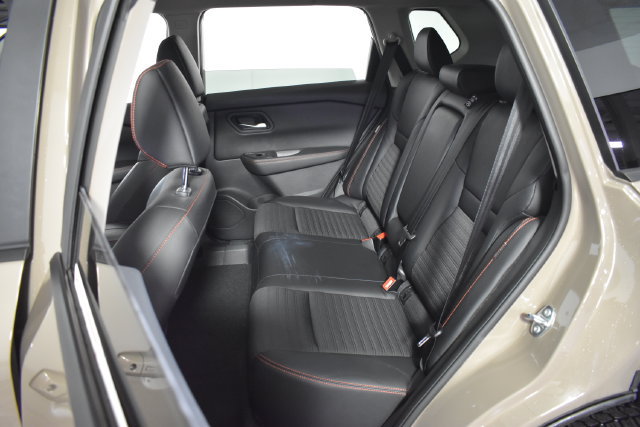 Certified 2025 Nissan Rogue SV AWD/4WD image 27