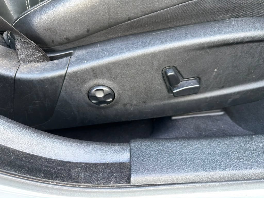 Used 2019 Chrysler 300 S RWD image 14