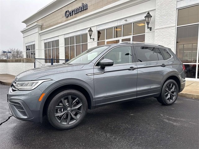 Used 2024 Volkswagen Tiguan SE image 3