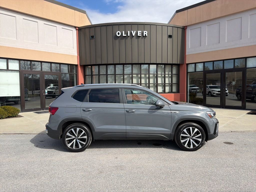 Used 2022 Volkswagen Taos SE image 8