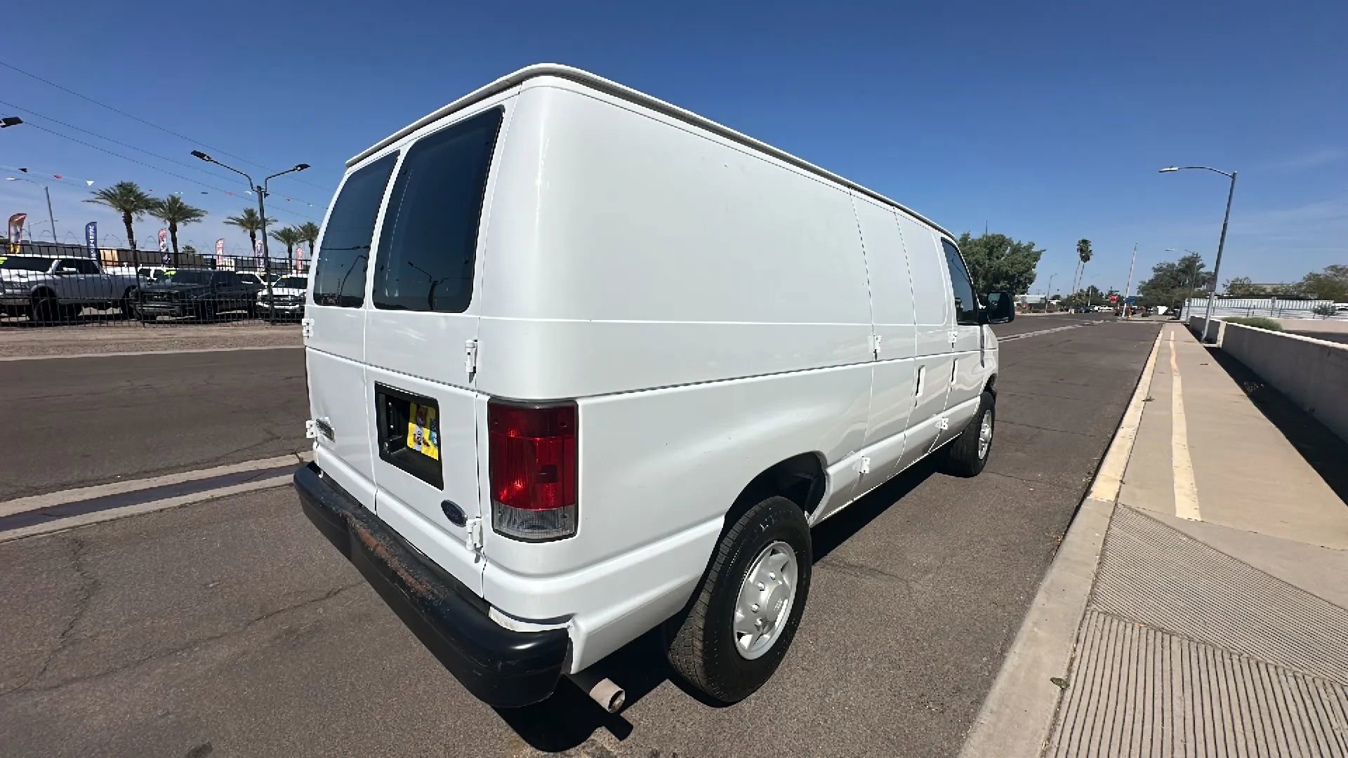 Used 2008 Ford E-250 and Econoline 250 RWD image 4