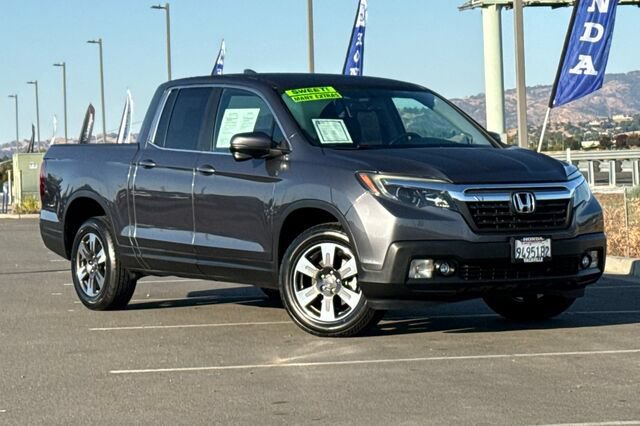 Used 2017 Honda Ridgeline RTL-T image 2
